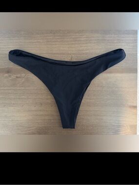 Cheeky Low Rise Black Bikini Bottoms Swim Suit Summer Double Lined Size M